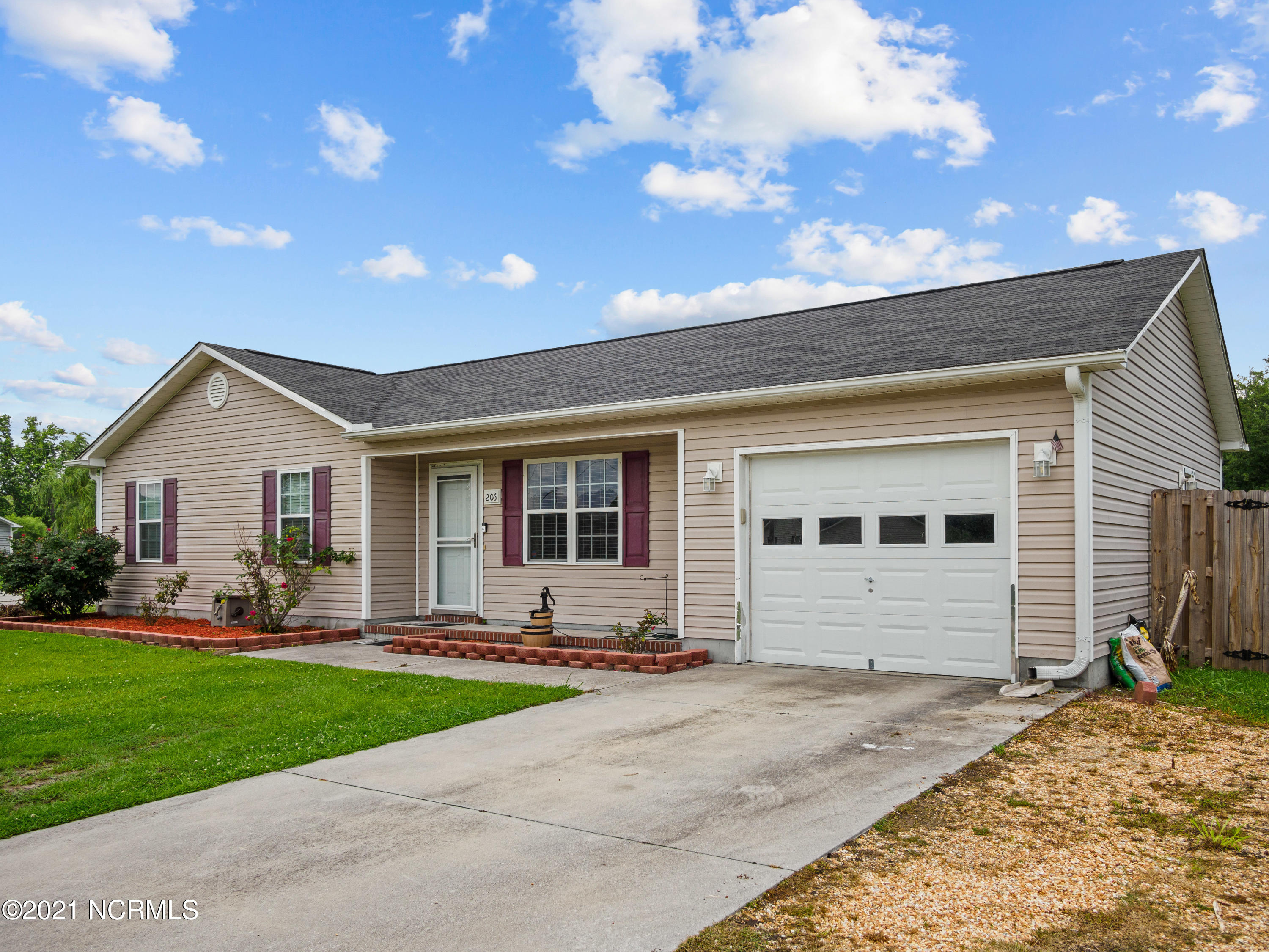 206 Hackney Ridge Lane Jacksonville, NC 28540 - Photo 1 of 39 206 Hackney Ridge Ln-1
