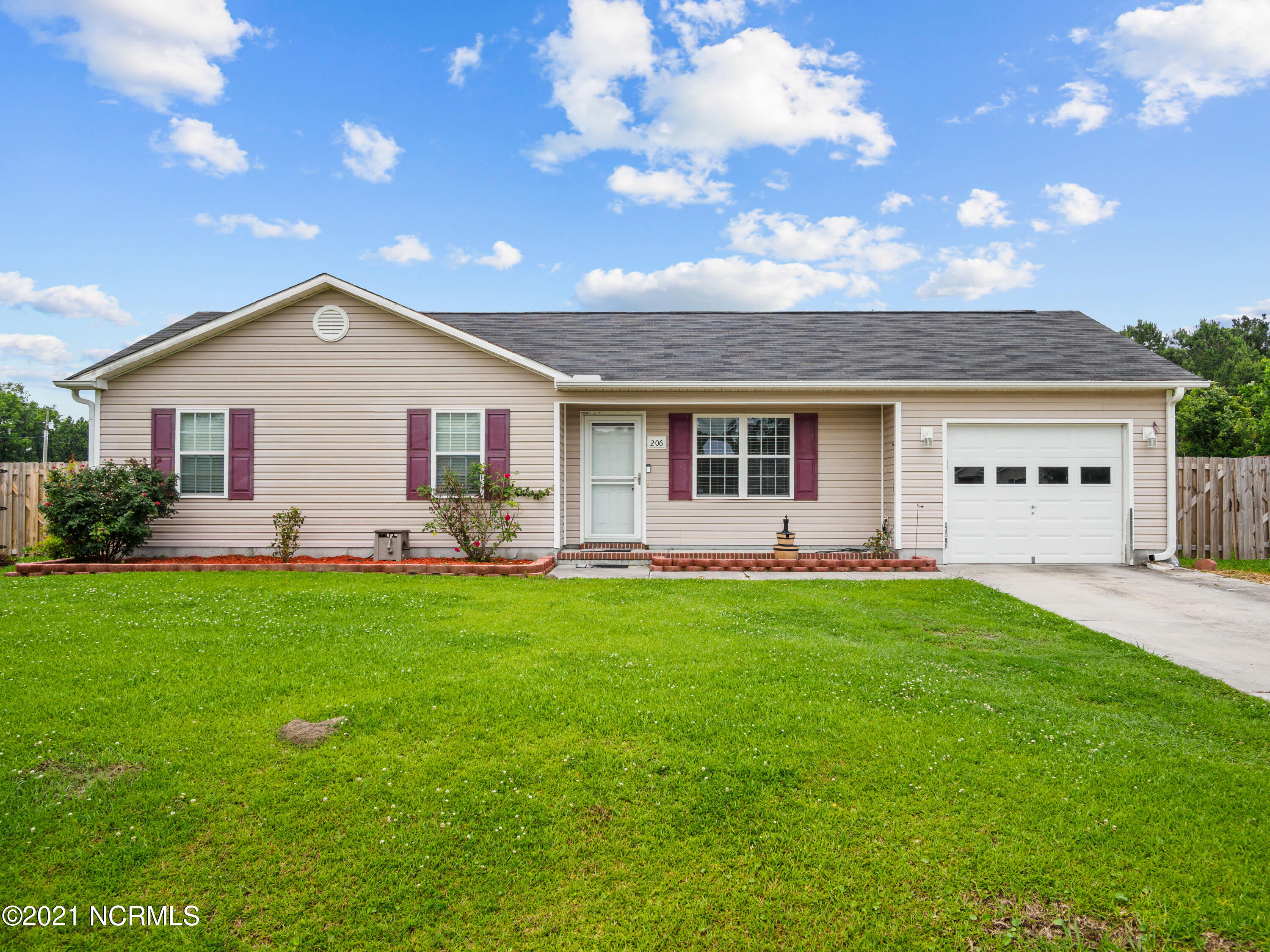 206 Hackney Ridge Lane Jacksonville, NC 28540 - Photo 2 of 39 206 Hackney Ridge Ln-2