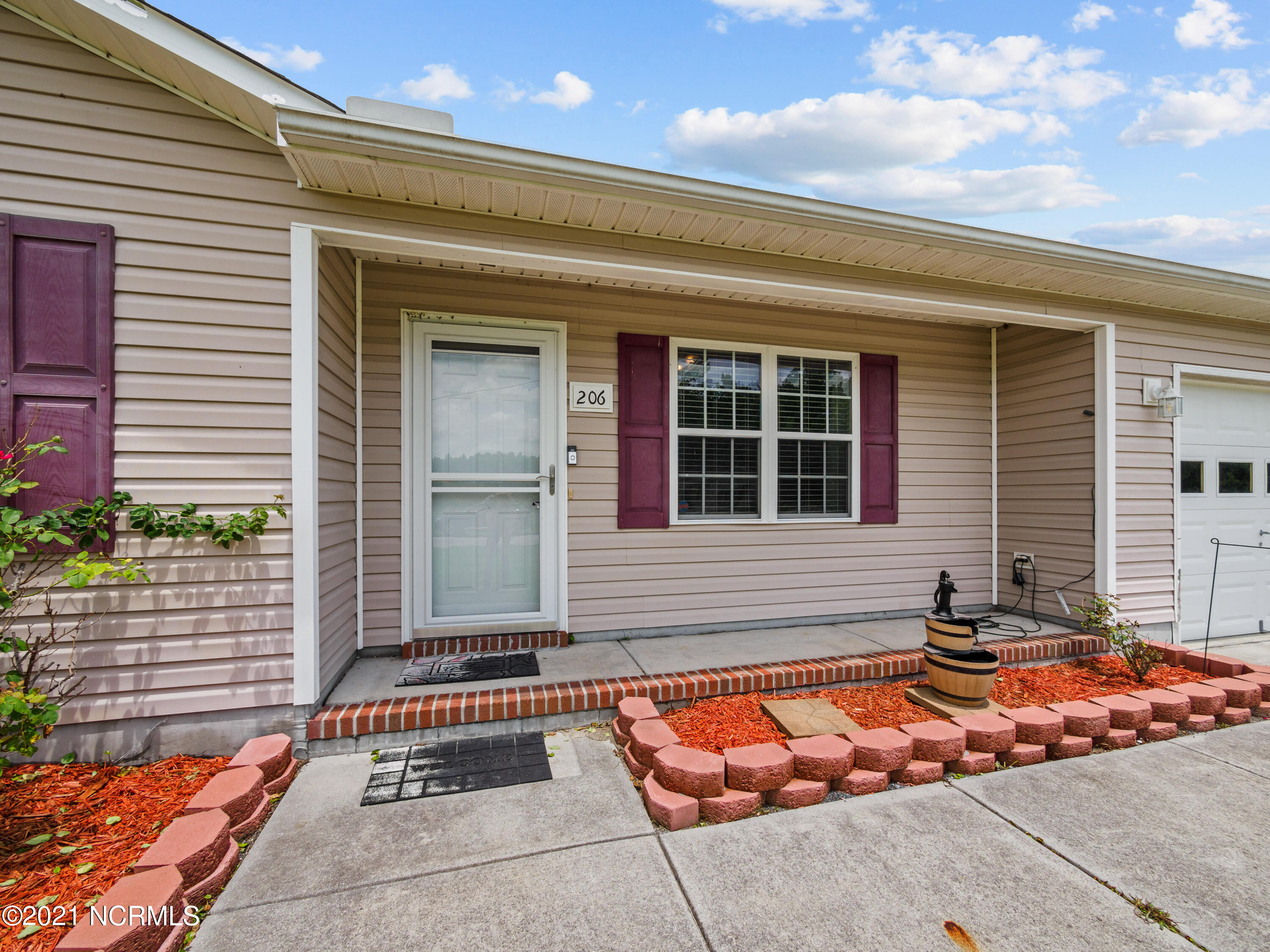 206 Hackney Ridge Lane Jacksonville, NC 28540 - Photo 5 of 39 206 Hackney Ridge Ln-5