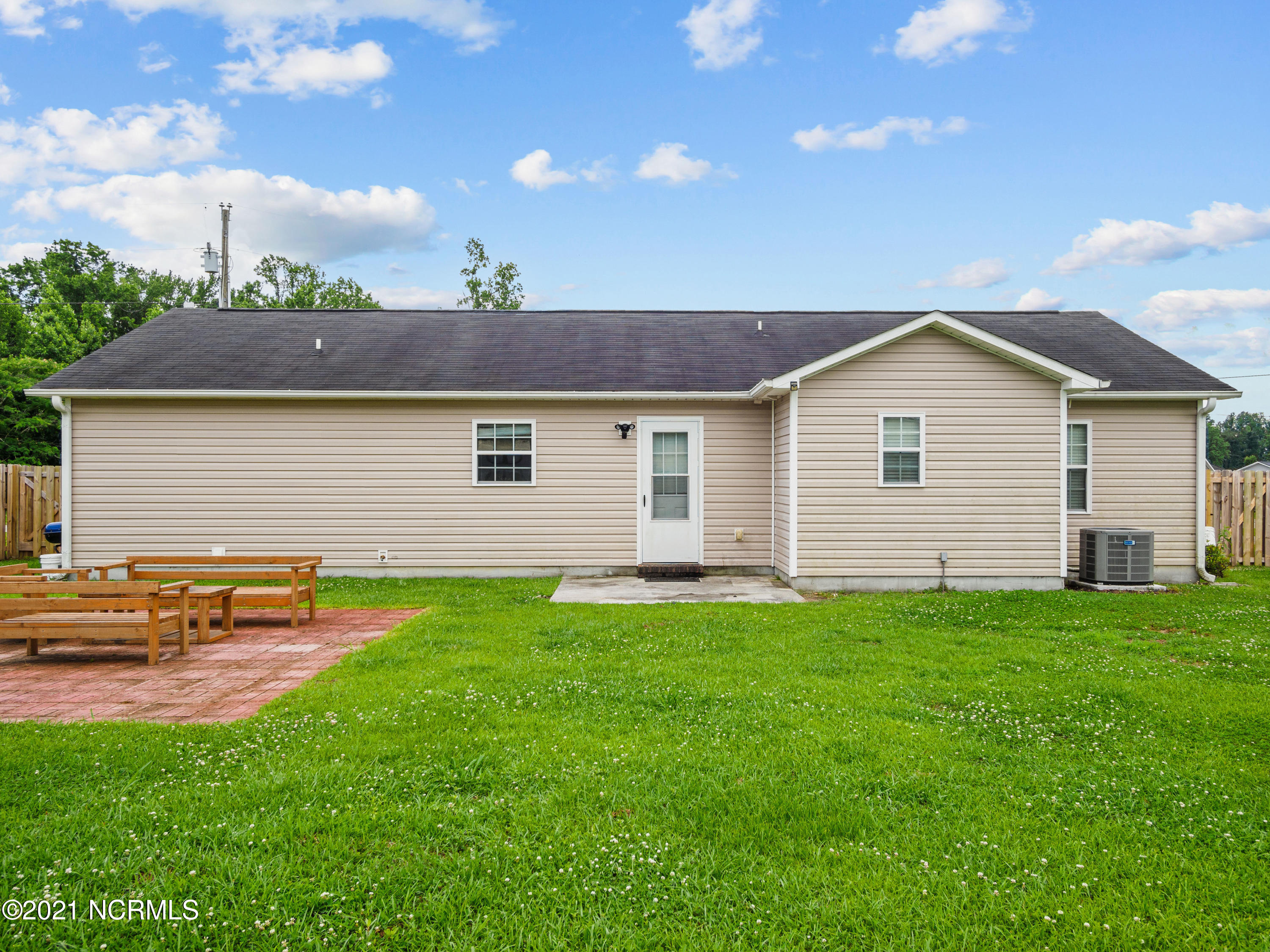 206 Hackney Ridge Lane Jacksonville, NC 28540 - Photo 6 of 39 206 Hackney Ridge Ln-6