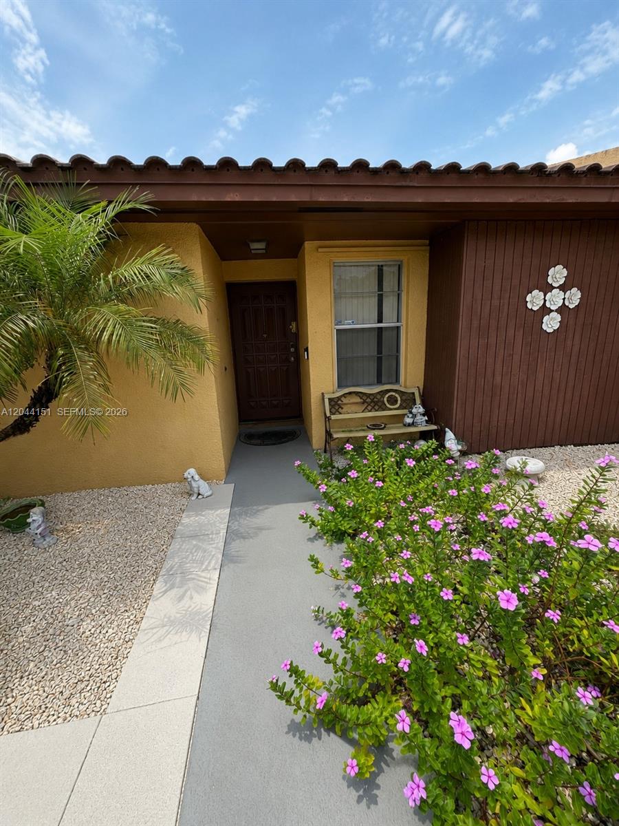 14725 Southwest 86th Lane Miami, FL 33193 - Photo 6 of 32