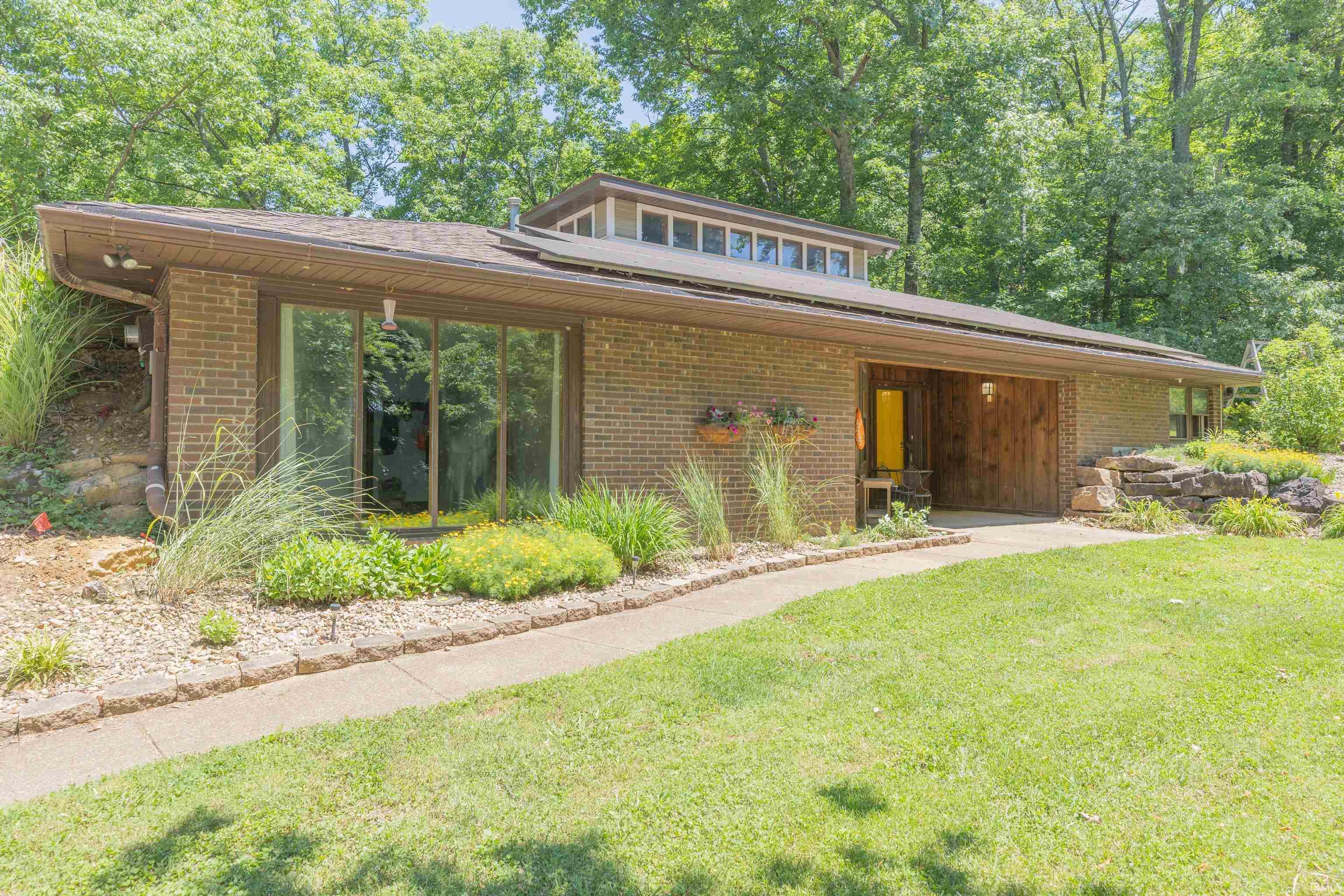 6214 Overpass Road Mount Vernon, IN 47620 - Photo 1 of 43
