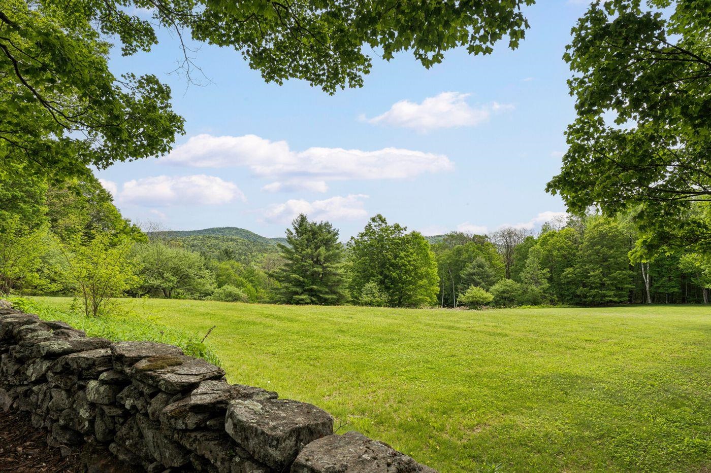 874 Middletown Road Grafton, VT 05146 - Photo 5 of 33