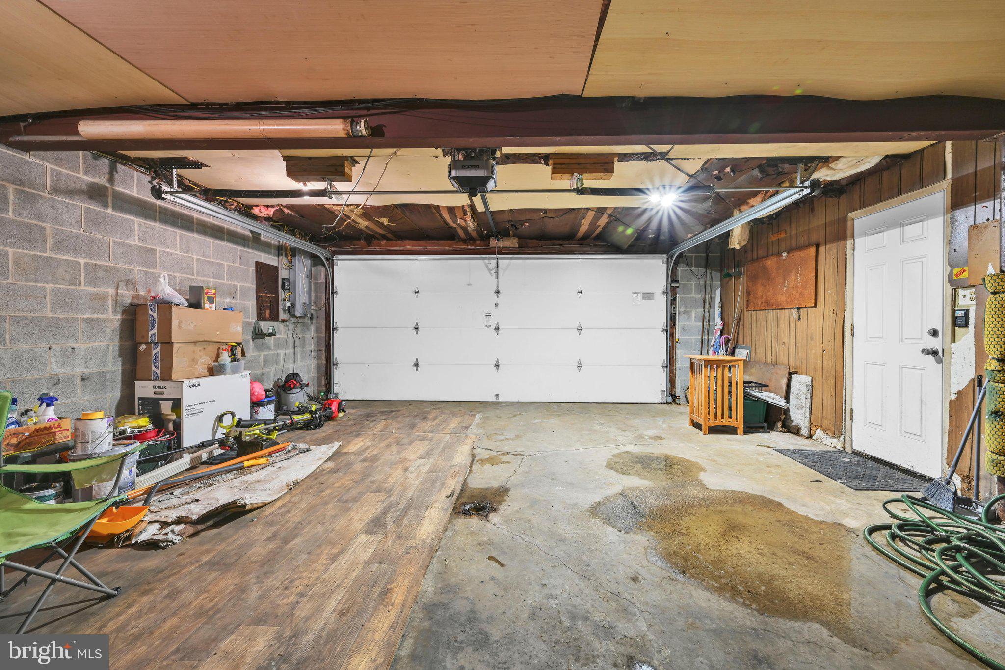 729 Lititz Road Manheim, PA 17545 - Photo 34 of 36 Garage