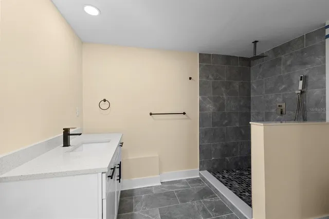 $2,750 | 10707 North Rome Avenue, Tampa, FL 33612