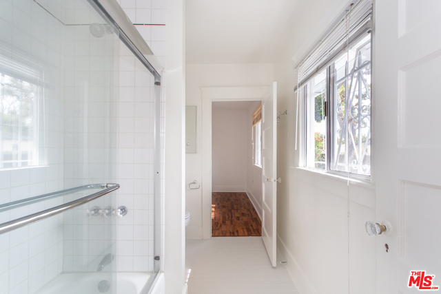 320 4th Avenue, Unit 1 Venice, CA 90291 - Photo 11 of 20