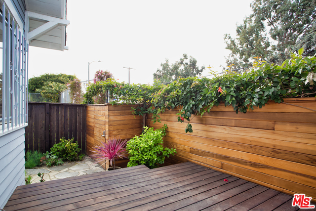 320 4th Avenue, Unit 1 Venice, CA 90291 - Photo 4 of 20