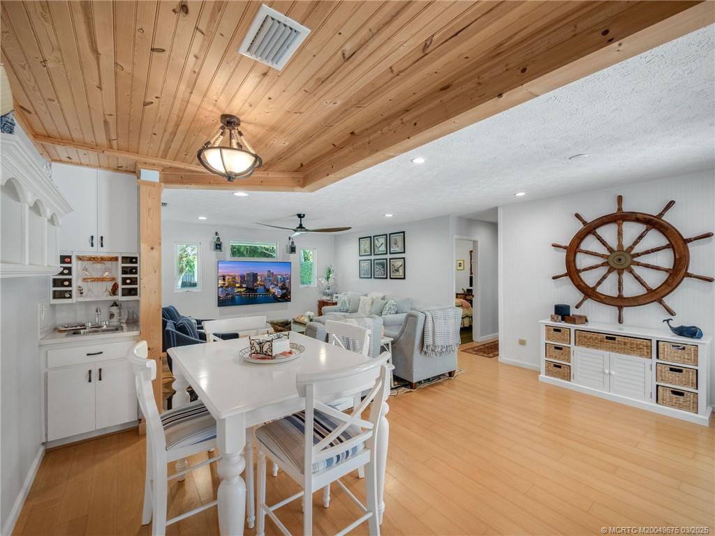 1318 Southeast Riverside Drive Stuart, FL 34996 - Photo 12 of 29 Gallery Image 12