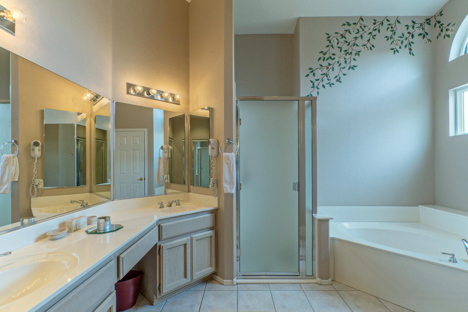 15581 Piccadilly Road Goodyear, AZ 85395 - Photo 13 of 26 Master bathroom