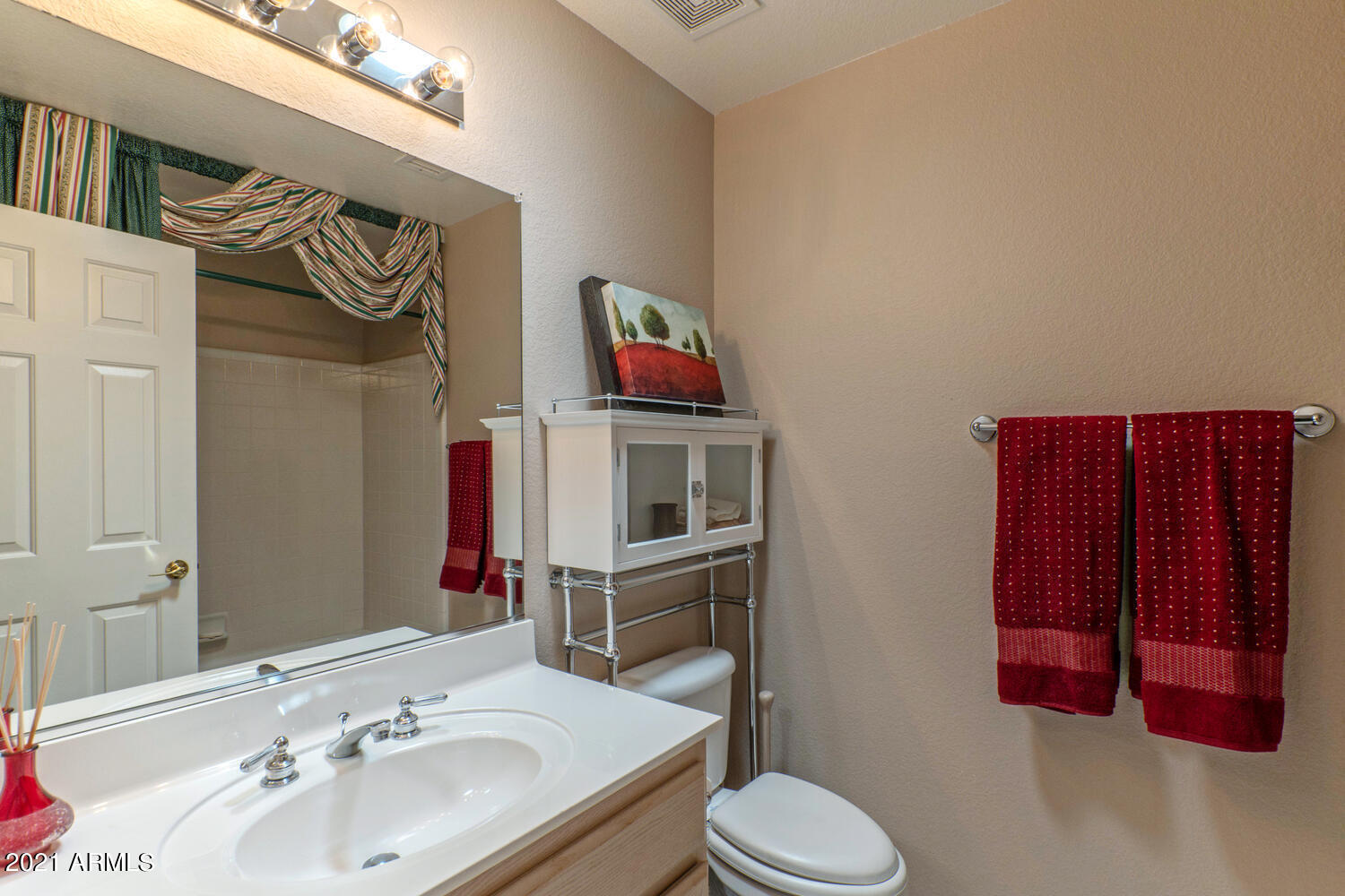 15581 Piccadilly Road Goodyear, AZ 85395 - Photo 16 of 26 Guest Bathroom