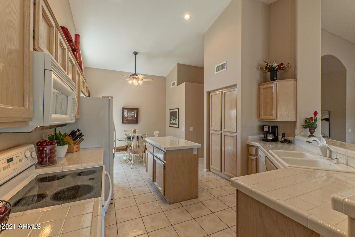 15581 Piccadilly Road Goodyear, AZ 85395 - Photo 8 of 26 Kitchen