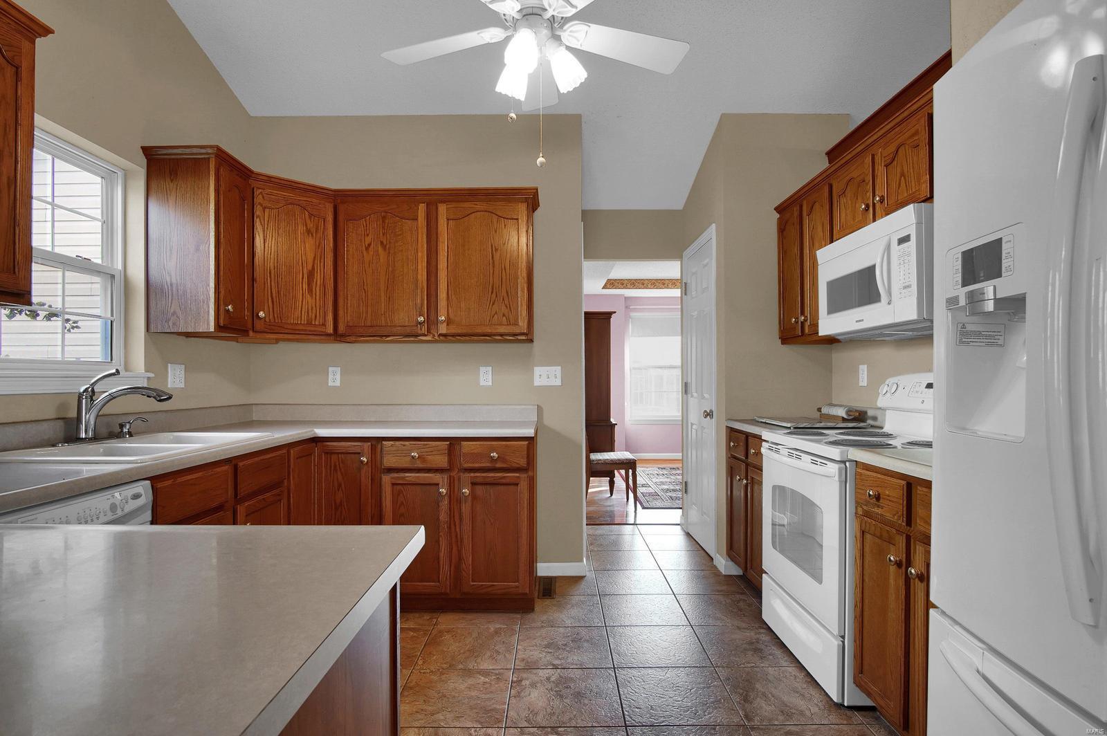 37 Chelsea Road Collinsville, IL 62234 - Photo 7 of 17 Gallery Image 7
