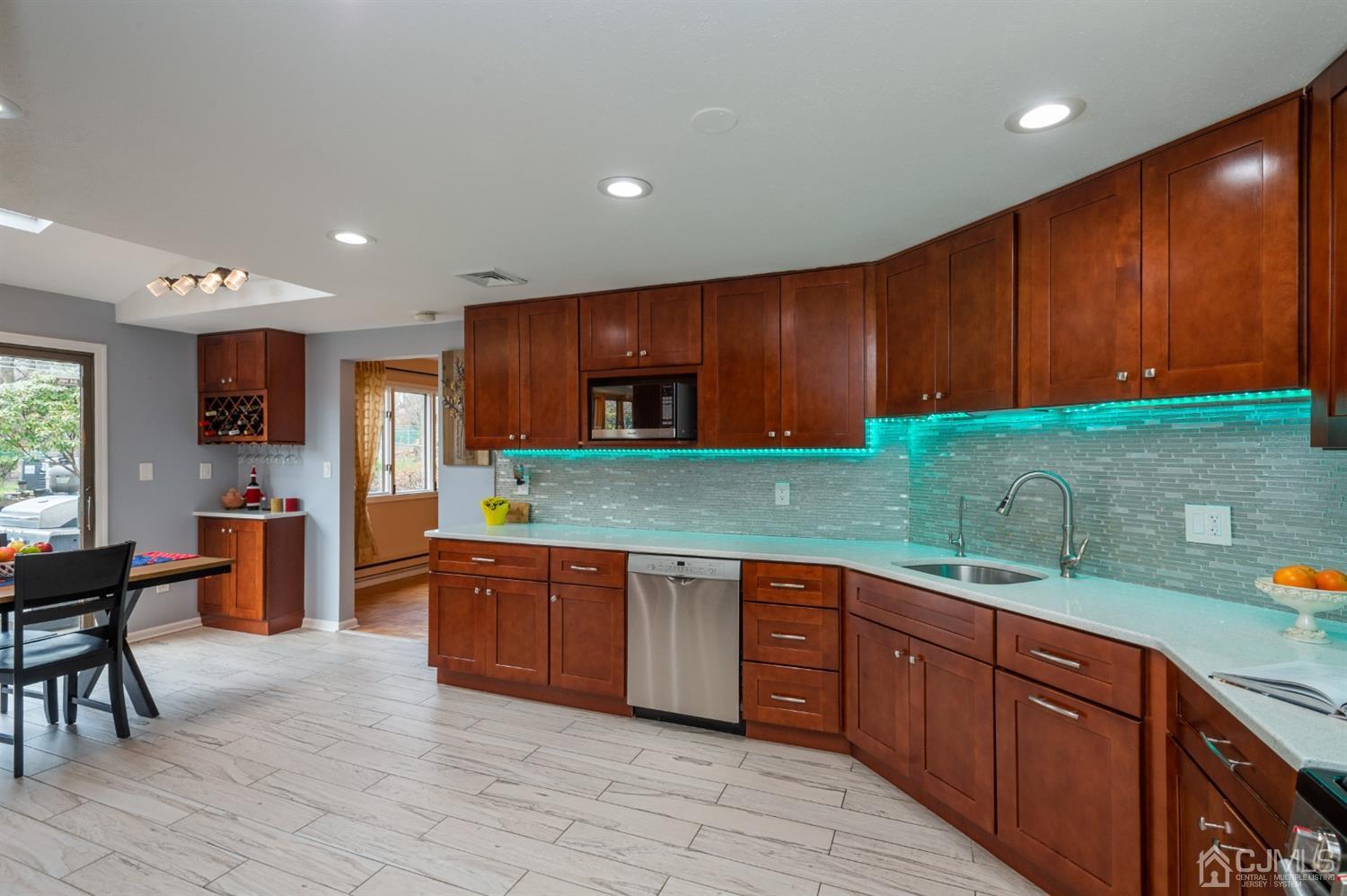 13 Peru Street Edison, NJ 08820 - Photo 5 of 24 Gallery Image 5