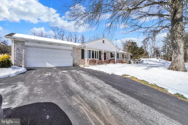 $424,900 | 4490 Conewago Road, Dover, PA 17315