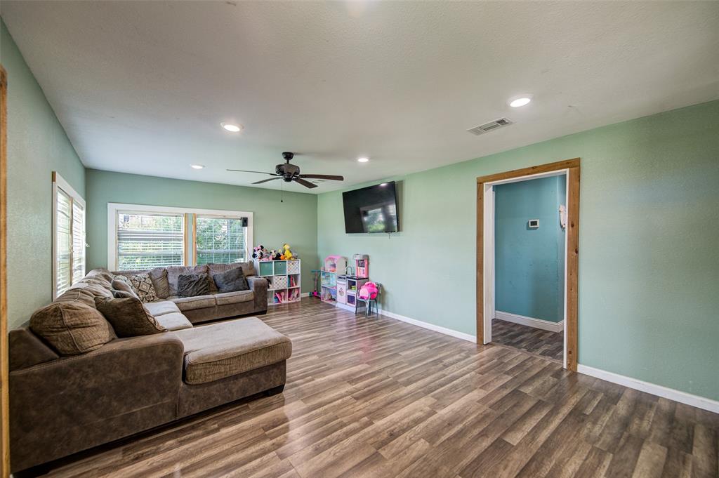 307 North Miller Street Decatur, TX 76234 - Photo 19 of 24