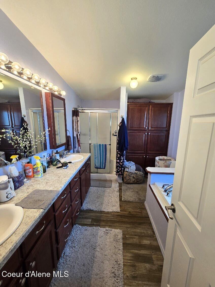 871 Foothill Drive Athol, ID 83801 - Photo 13 of 46 Master bath