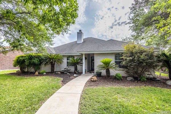 $415,000 | 633 Sunrise Avenue, Uvalde, TX 78801