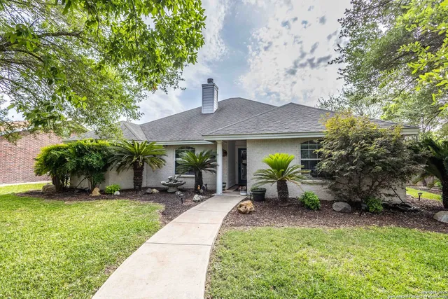 $415,000 | 633 Sunrise Avenue, Uvalde, TX 78801