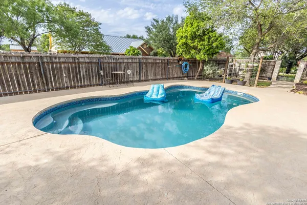 $415,000 | 633 Sunrise Avenue, Uvalde, TX 78801