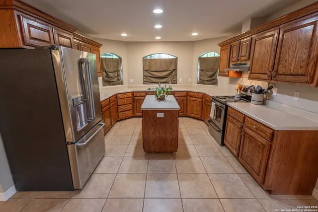 $415,000 | 633 Sunrise Avenue, Uvalde, TX 78801