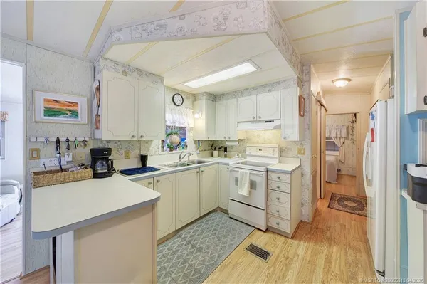 $249,000 | 10701 South Ocean Drive, Unit 611, Jensen Beach, FL 34957