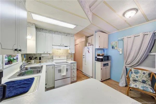 $249,000 | 10701 South Ocean Drive, Unit 611, Jensen Beach, FL 34957