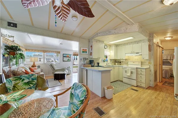 $249,000 | 10701 South Ocean Drive, Unit 611, Jensen Beach, FL 34957