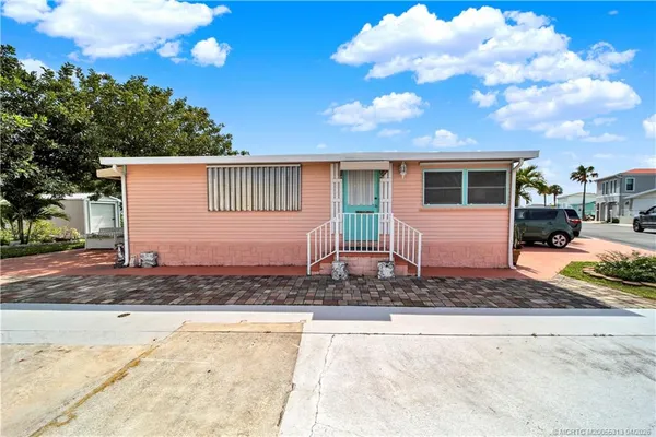 $249,000 | 10701 South Ocean Drive, Unit 611, Jensen Beach, FL 34957