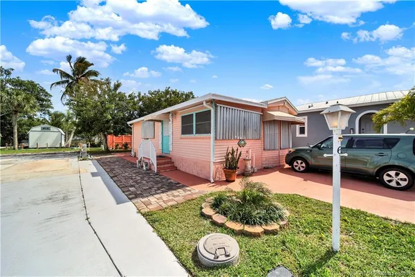 $249,000 | 10701 South Ocean Drive, Unit 611, Jensen Beach, FL 34957