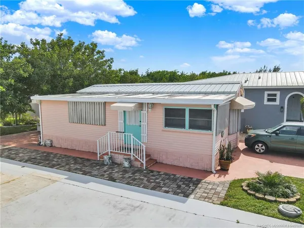 $249,000 | 10701 South Ocean Drive, Unit 611, Jensen Beach, FL 34957