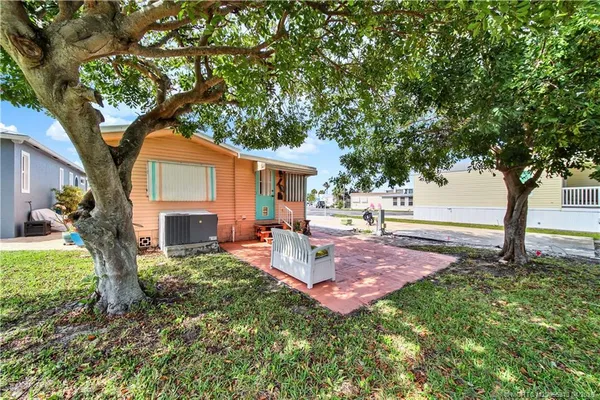 $249,000 | 10701 South Ocean Drive, Unit 611, Jensen Beach, FL 34957