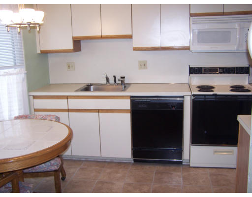 84 Abington Road, Unit 84 Danvers, MA 01923 - Photo 6 of 13 Gallery Image 6