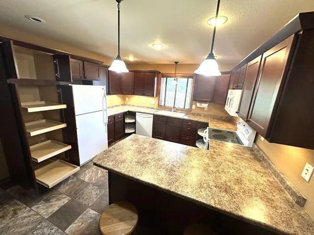 $245,900 | 413 River Bluff Drive, Windom, MN 56101