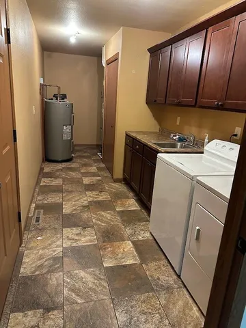 $245,900 | 413 River Bluff Drive, Windom, MN 56101