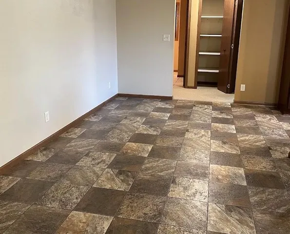 $245,900 | 413 River Bluff Drive, Windom, MN 56101