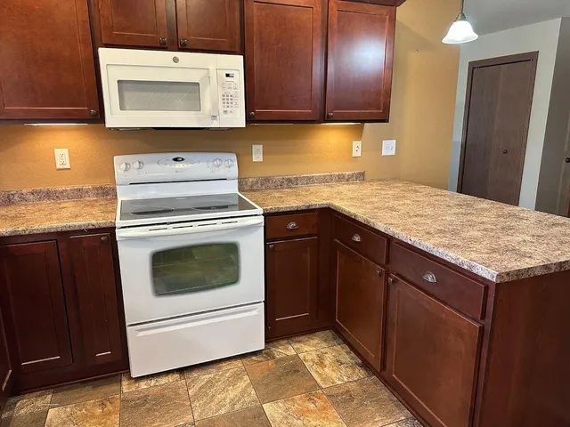 $245,900 | 413 River Bluff Drive, Windom, MN 56101