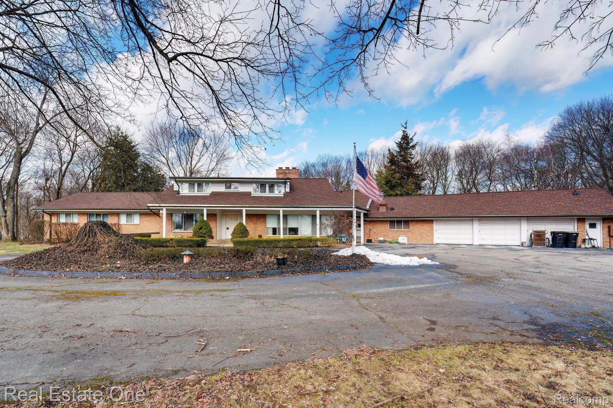 1185 Eton Cross Road Bloomfield Hills, MI 48304 - Photo 11 of 16 Gallery Image 11