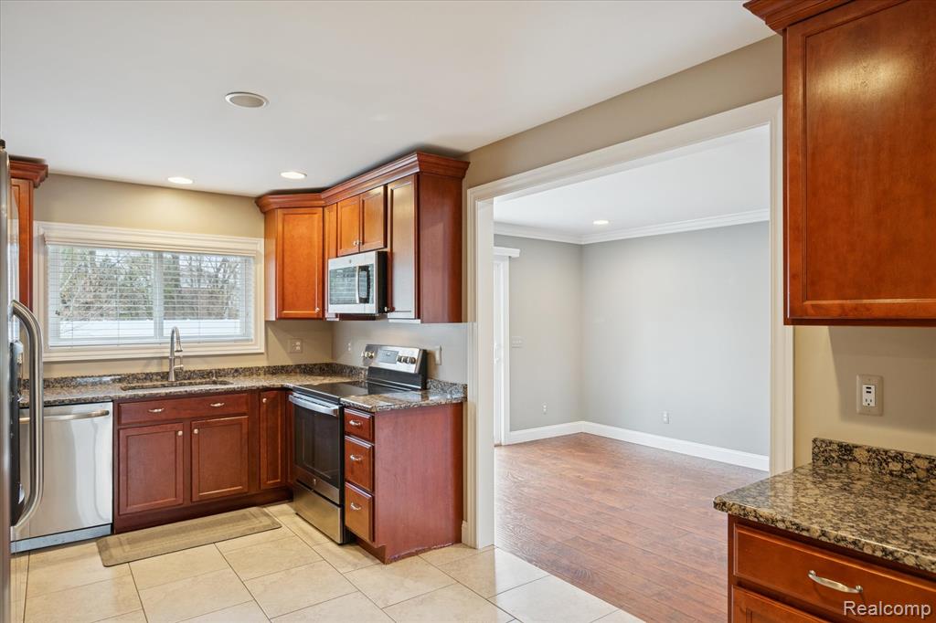 45567 Gable Inn Street Utica, MI 48317 - Photo 8 of 26 Gallery Image 8
