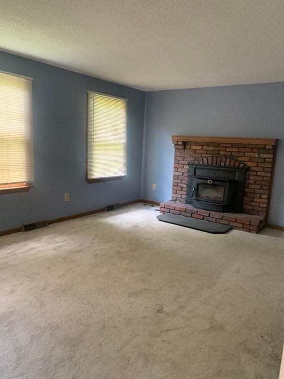 321 Montgomery Road Westfield, MA 01085 - Photo 2 of 11