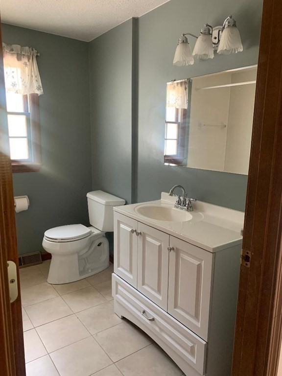 321 Montgomery Road Westfield, MA 01085 - Photo 4 of 11