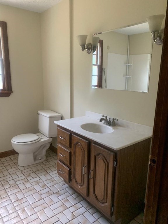 321 Montgomery Road Westfield, MA 01085 - Photo 7 of 11