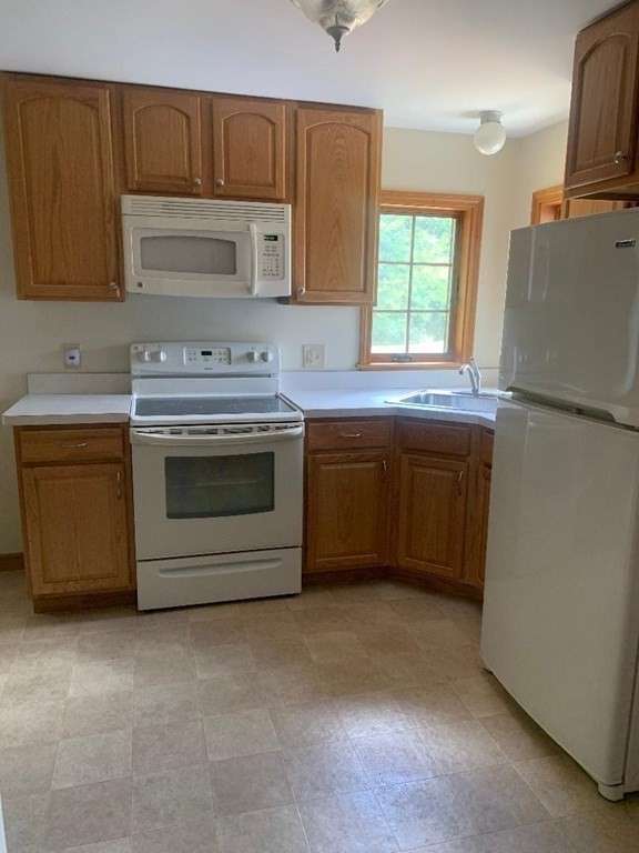 321 Montgomery Road Westfield, MA 01085 - Photo 10 of 11