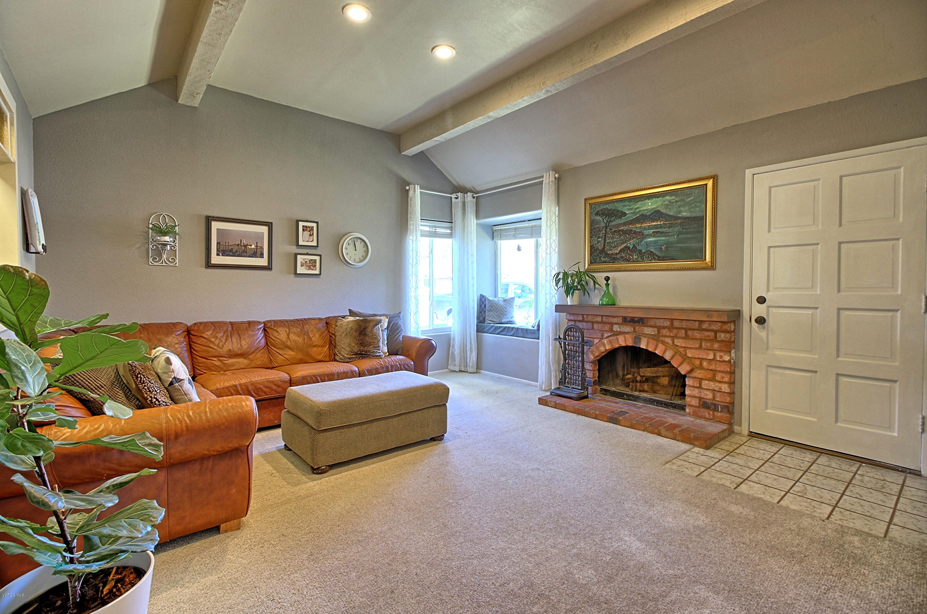 637 Fernglen Circle Fillmore, CA 93015 - Photo 3 of 28 0008_IMG_0025_6_7