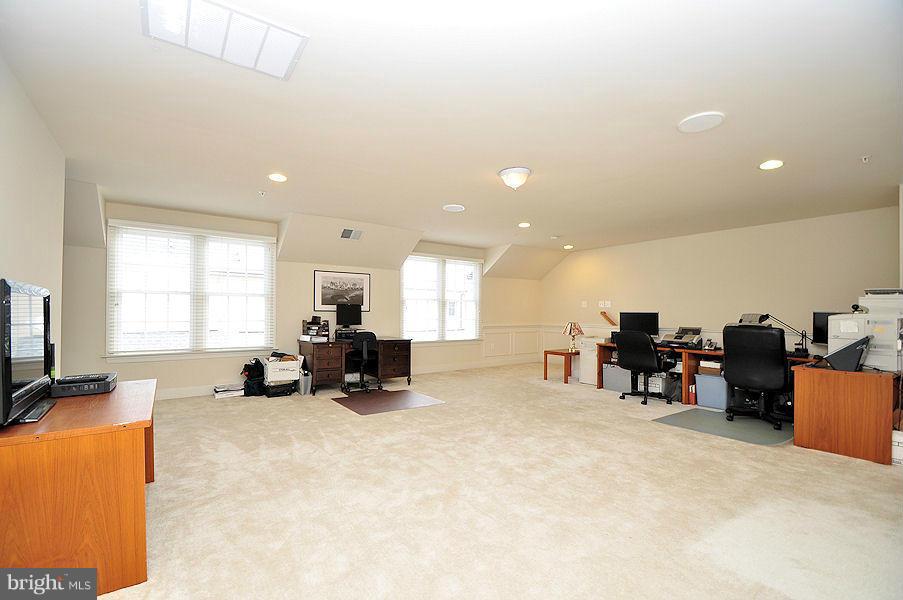 7671 Midtown Road Fulton, MD 20759 - Photo 21 of 30 IBonus room on 2nd level w/full bath