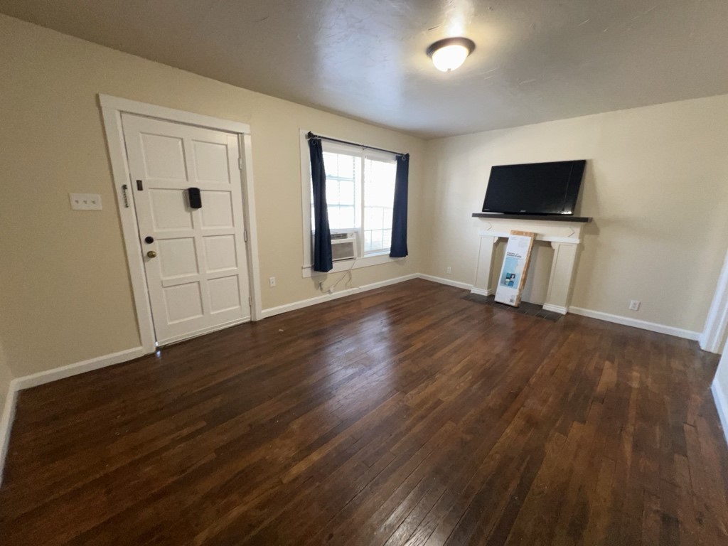 1552 Lombardy Street, Unit 2 Houston, TX 77023 - Photo 3 of 15