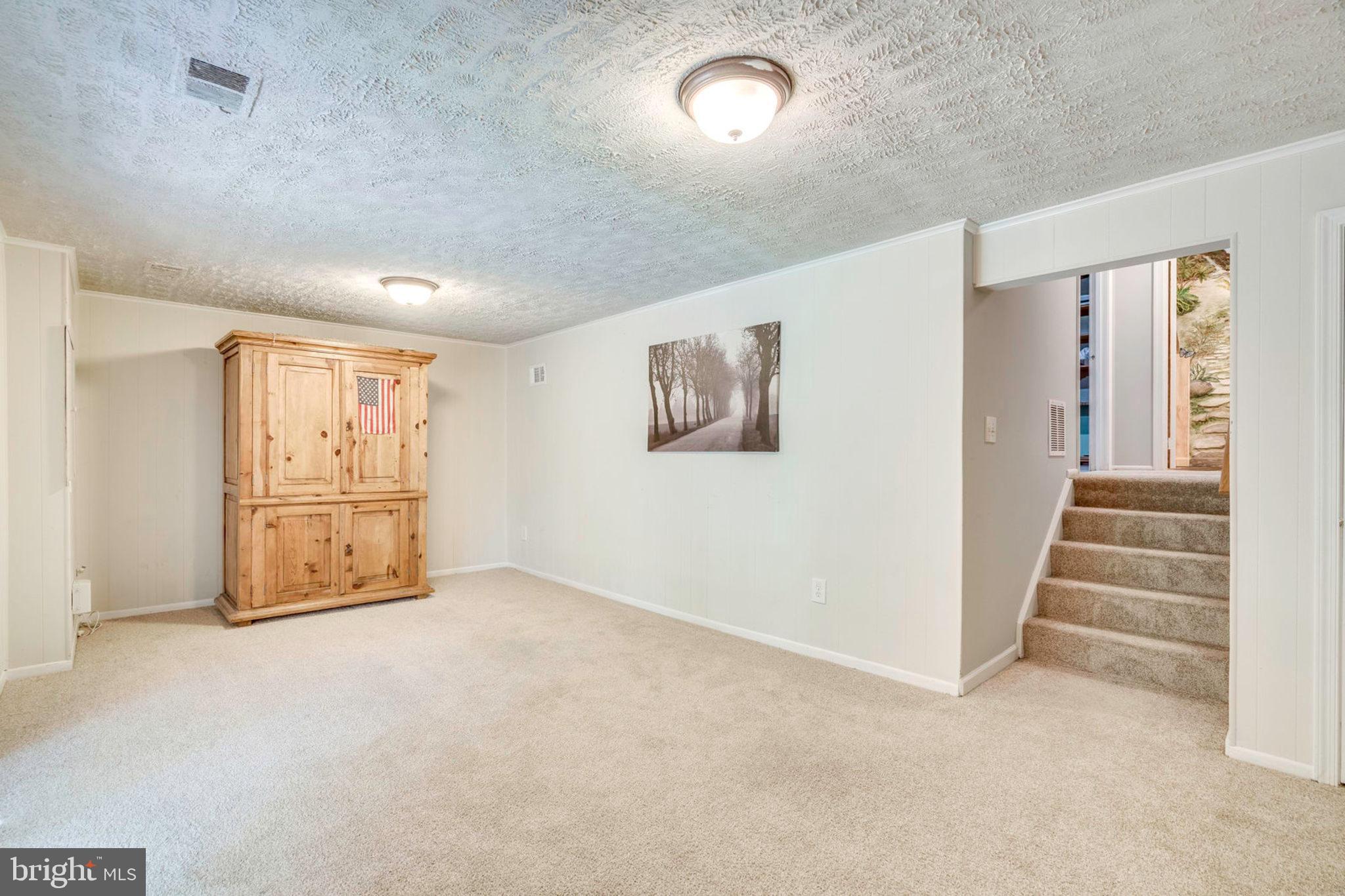 8306 Uxbridge Court Springfield, VA 22151 - Photo 25 of 50 Family Room