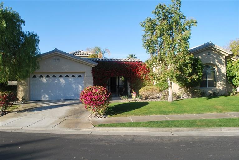 a front view of house with yard