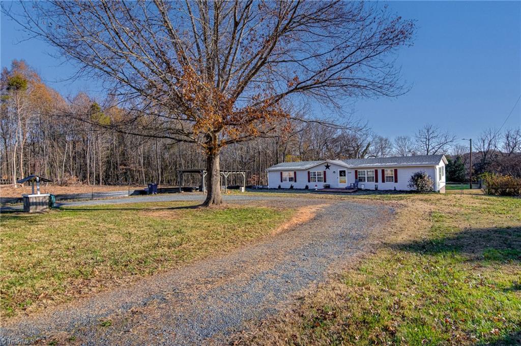 3419 Transou Road Pfafftown, NC 27040 - Photo 2 of 33 Gallery Image 2