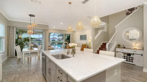 $924,900 | 13720 Saw Palm Crk Trail, Lakewood Ranch, FL 34211