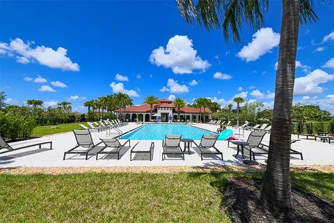 $924,900 | 13720 Saw Palm Crk Trail, Lakewood Ranch, FL 34211